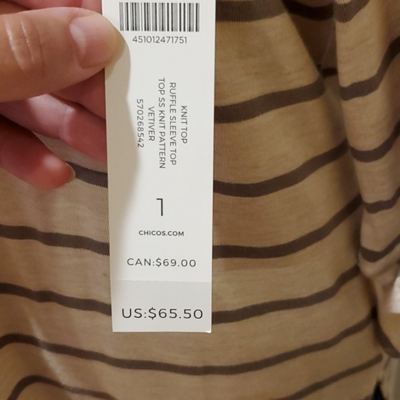 NWT Chicos Top with flutter sleeves - Picture 4 of 4